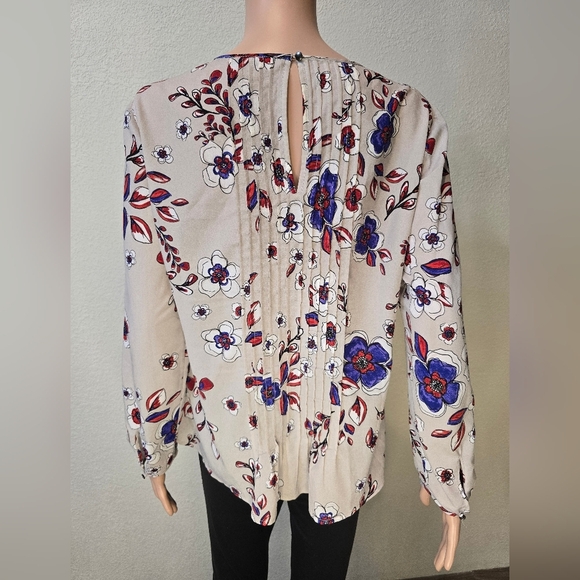 Banana Republic Women's Med Gray Red Blue Floral Long Sleeve Blouse Lightweight - Picture 7 of 8